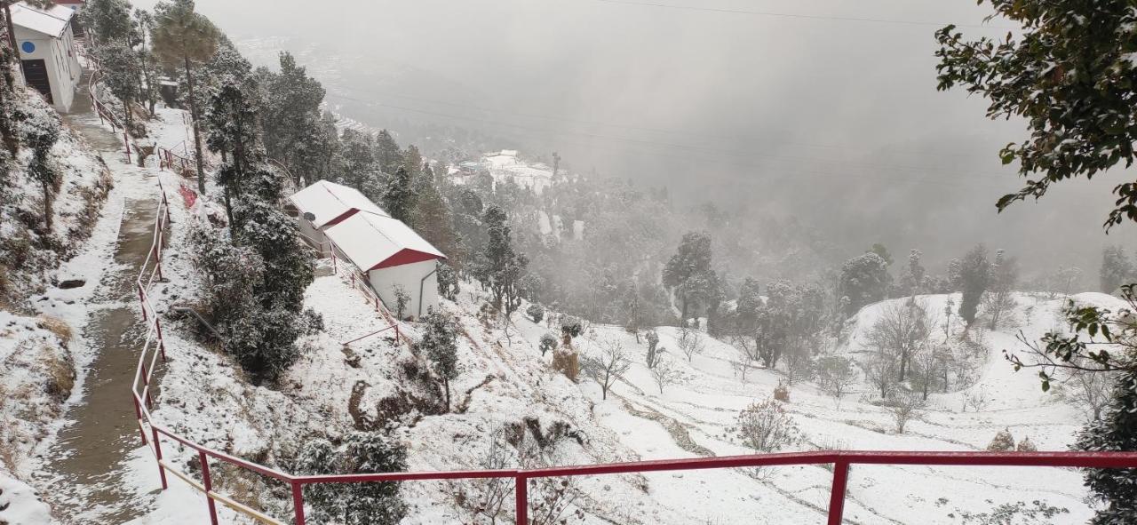 Dev Bhoomi Resort Kanatal Exteriör bild