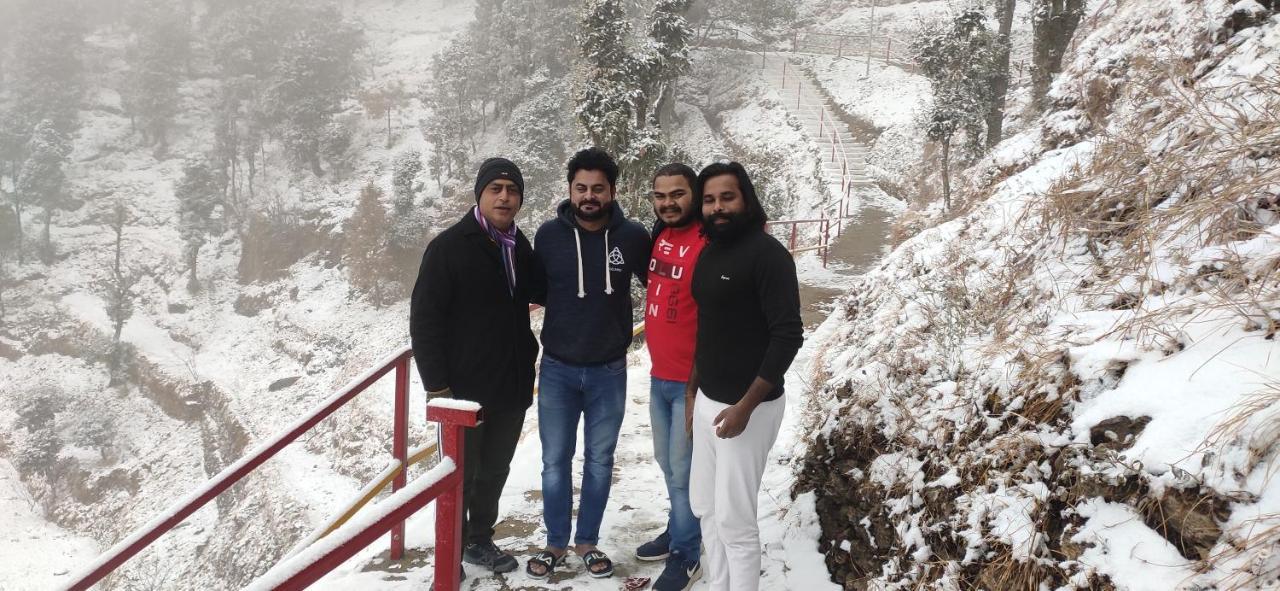 Dev Bhoomi Resort Kanatal Exteriör bild