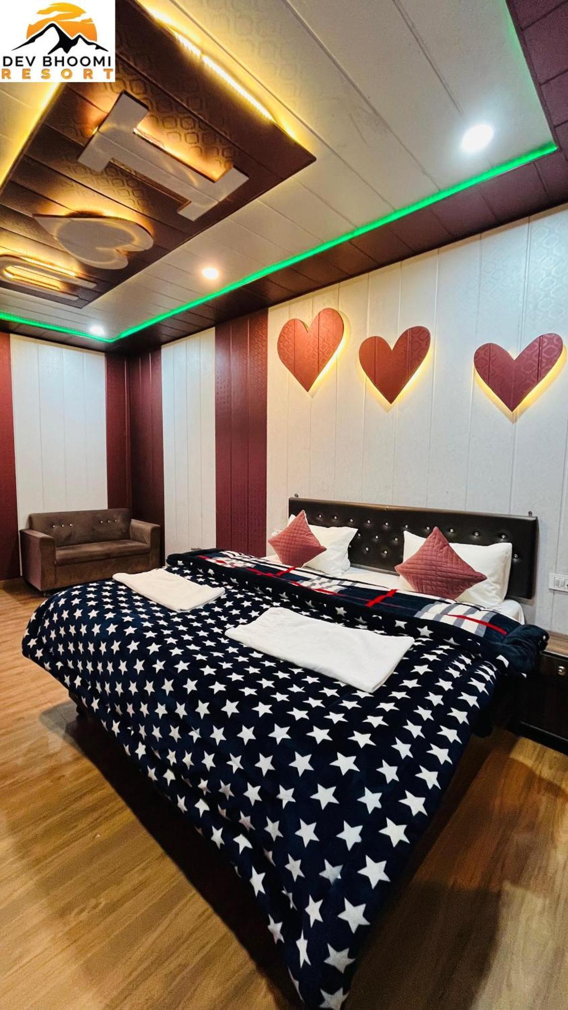 Dev Bhoomi Resort Kanatal Exteriör bild